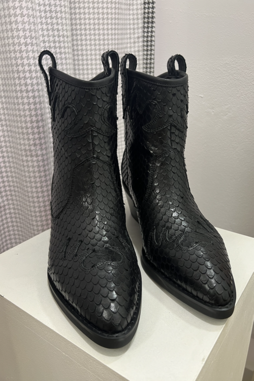 Sofie Schnoor Cowboy Ankle Boot – Black